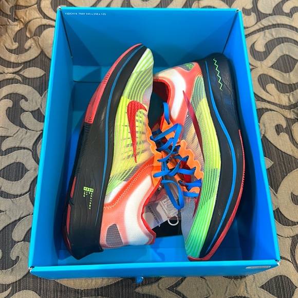 nike zoom fly doernbecher